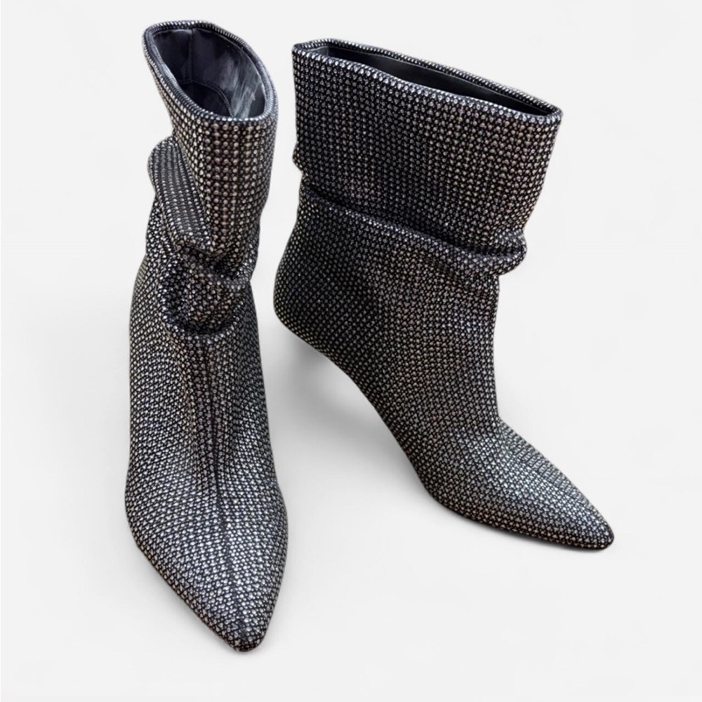 NWT Nordstrom Black and Silver Ankle Booties